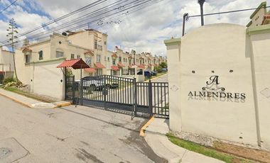 CASA EN PRIVADA ALMENDRES, URBI VILLA DEL REY EN HUEHUETOCA, ¡NO CREDITOS!