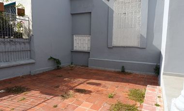 ARRIENDO CASA BODEGA ESQUINERA