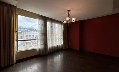 Departamento en venta en Av. Cuxibamba, Loja