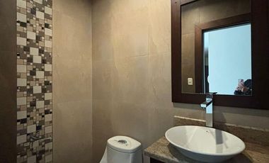 Departamento en venta en Av. Cuxibamba, Loja