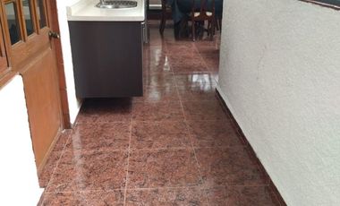 Rento Recamara Amueblada parte baja de Las Aguilas