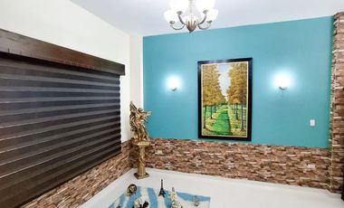 For Sale Luxurious House with 6 Rooms or bedrooms in Portoviejo Ecuador