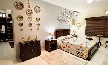 For Sale Luxurious House with 6 Rooms or bedrooms in Portoviejo Ecuador