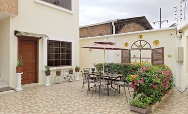 For Sale Luxurious House with 6 Rooms or bedrooms in Portoviejo Ecuador
