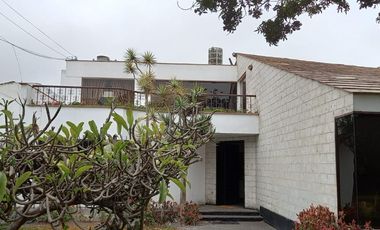 SE VENDE HERMOSA CASA EN LA MOLINA