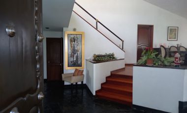 SE VENDE HERMOSA CASA EN LA MOLINA