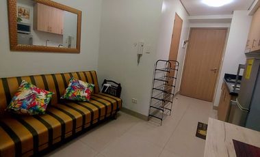 Shore Residence - 1 bedroom corner unit w/ Balcony Overlooking Pool