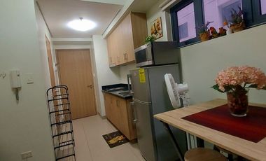 Shore Residence - 1 bedroom corner unit w/ Balcony Overlooking Pool
