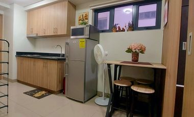 Shore Residence - 1 bedroom corner unit w/ Balcony Overlooking Pool