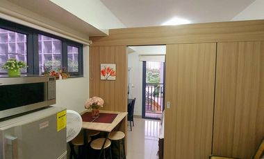 Shore Residence - 1 bedroom corner unit w/ Balcony Overlooking Pool