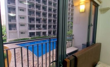 Shore Residence - 1 bedroom corner unit w/ Balcony Overlooking Pool