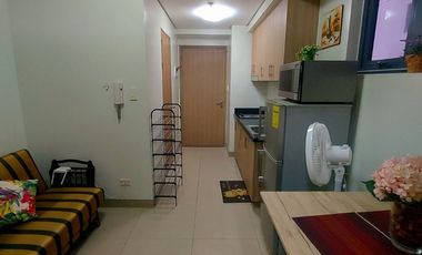 Shore Residence - 1 bedroom corner unit w/ Balcony Overlooking Pool