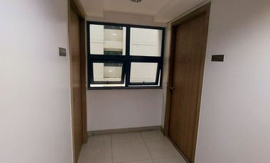 Shore Residence - 1 bedroom corner unit w/ Balcony Overlooking Pool
