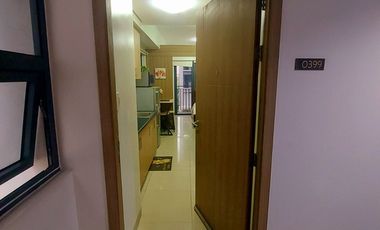 Shore Residence - 1 bedroom corner unit w/ Balcony Overlooking Pool