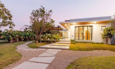 Brand new 3 bed villa with pool for sale in Saraphi, Chiang Mai