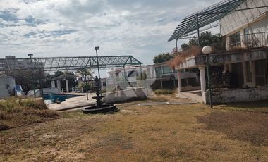 Condominio de 12 Casas y Áreas Comunes Para Remodelar a Precio de Terreno