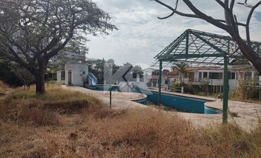 Condominio de 12 Casas y Áreas Comunes Para Remodelar a Precio de Terreno