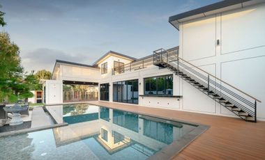 Modern 5 Bedroom Pool Villa in Pa Daet Chiang Mai for Sale