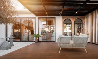 Modern 5 Bedroom Pool Villa in Pa Daet Chiang Mai for Sale