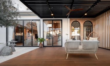 Modern 5 Bedroom Pool Villa in Pa Daet Chiang Mai for Sale