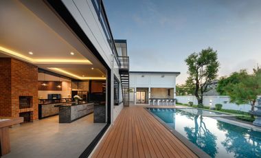 Modern 5 Bedroom Pool Villa in Pa Daet Chiang Mai for Sale