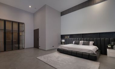 Modern 5 Bedroom Pool Villa in Pa Daet Chiang Mai for Sale