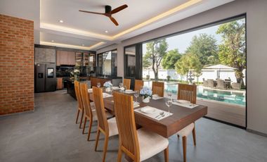 Modern 5 Bedroom Pool Villa in Pa Daet Chiang Mai for Sale