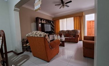 SE VENDE HERMOSA CASA CÉNTRICA EN URBANIZACIÓN SAN ISIDRO DE ICA!