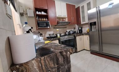 SE VENDE HERMOSA CASA CÉNTRICA EN URBANIZACIÓN SAN ISIDRO DE ICA!