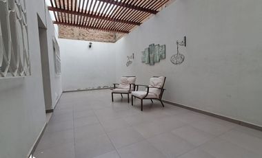 SE VENDE HERMOSA CASA CÉNTRICA EN URBANIZACIÓN SAN ISIDRO DE ICA!