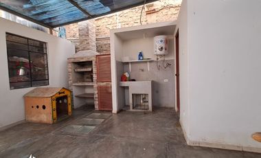 SE VENDE HERMOSA CASA CÉNTRICA EN URBANIZACIÓN SAN ISIDRO DE ICA!