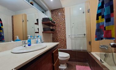 SE VENDE HERMOSA CASA CÉNTRICA EN URBANIZACIÓN SAN ISIDRO DE ICA!
