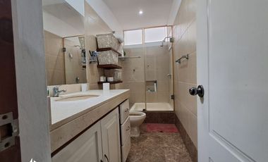SE VENDE HERMOSA CASA CÉNTRICA EN URBANIZACIÓN SAN ISIDRO DE ICA!