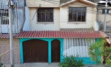 Venta De Casa En Urb.San Ramon - Dos Pisos Mas Azotea // ID: 1122962