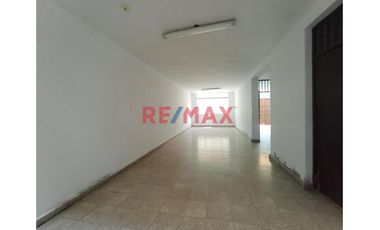 Venta De Casa En Urb.San Ramon - Dos Pisos Mas Azotea // ID: 1122962