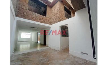 Venta De Casa En Urb.San Ramon - Dos Pisos Mas Azotea // ID: 1122962