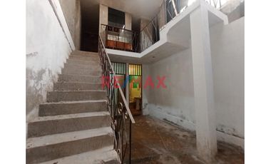 Venta De Casa En Urb.San Ramon - Dos Pisos Mas Azotea // ID: 1122962