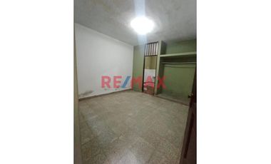 Venta De Casa En Urb.San Ramon - Dos Pisos Mas Azotea // ID: 1122962