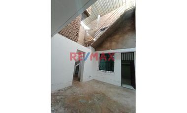 Venta De Casa En Urb.San Ramon - Dos Pisos Mas Azotea // ID: 1122962