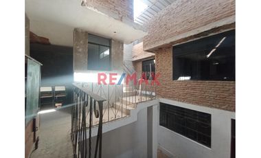Venta De Casa En Urb.San Ramon - Dos Pisos Mas Azotea // ID: 1122962