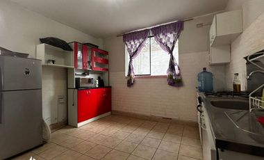 Casa a pasos de la plaza mayor de Santiago y panamericana sur!!