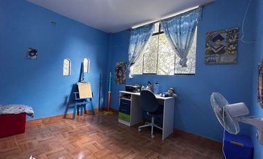 Casa a pasos de la plaza mayor de Santiago y panamericana sur!!