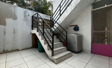 Casa a pasos de la plaza mayor de Santiago y panamericana sur!!