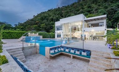 TE ALQUILO LINDA FINCA LA ALBORADA LLAMANOS AL3022285663 VEN A DISFRUTAR EN TOTAL PRIVACIDAD LOS ESPERAMOS.