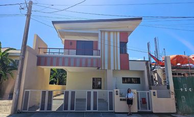 DASMARINAS SINGLE ATTACHED HOUSE AND LOT WITH BALCONY ALONG GOVERNOR'S DRIVE