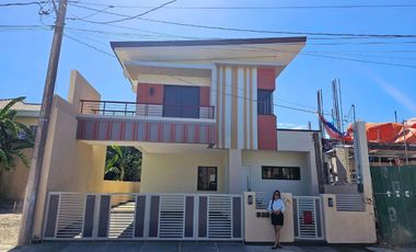 DASMARINAS SINGLE ATTACHED HOUSE AND LOT WITH BALCONY ALONG GOVERNOR'S DRIVE