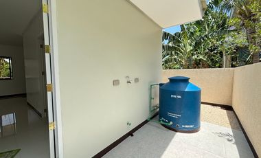 DASMARINAS SINGLE ATTACHED HOUSE AND LOT WITH BALCONY ALONG GOVERNOR'S DRIVE