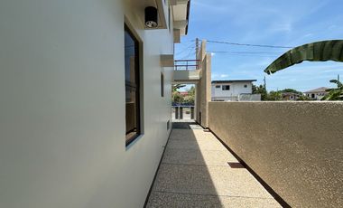 DASMARINAS SINGLE ATTACHED HOUSE AND LOT WITH BALCONY ALONG GOVERNOR'S DRIVE
