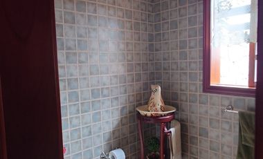 ESPACIOSA CASA de 5 Dormitorios EN VENTA ubicada a pocos pasos de la Av de las Américas y Puertas del Sol