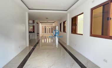 Three Storey House & Lot For Lease in Multinational Village Parañaque